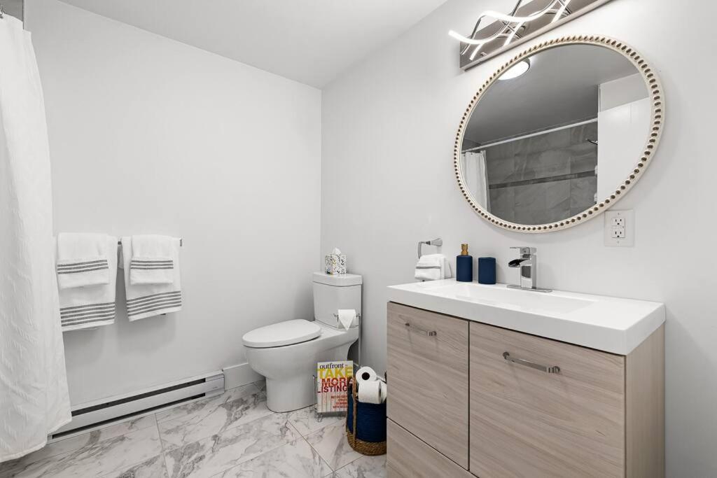 Beautiful 1 Bedroom Apartment - Private Entrance Монктон Екстер'єр фото